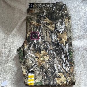 Men’s NEW Realtree 5 Pocket Relaxed Fit Flex Fabric Camouflage Pants, XL - 40/42